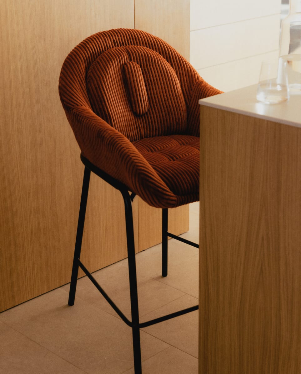 Banco Alto de Veludo Cotelê Grosso e Metal (62 cm) Bres