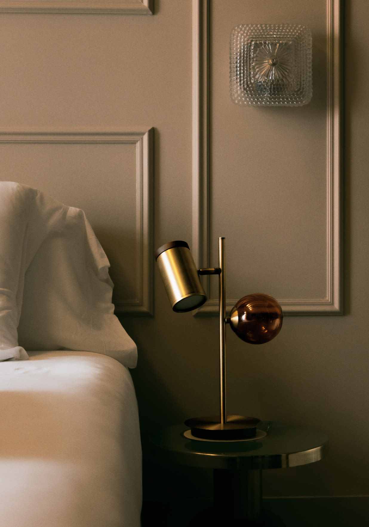 Caira Tischlampe aus Metall