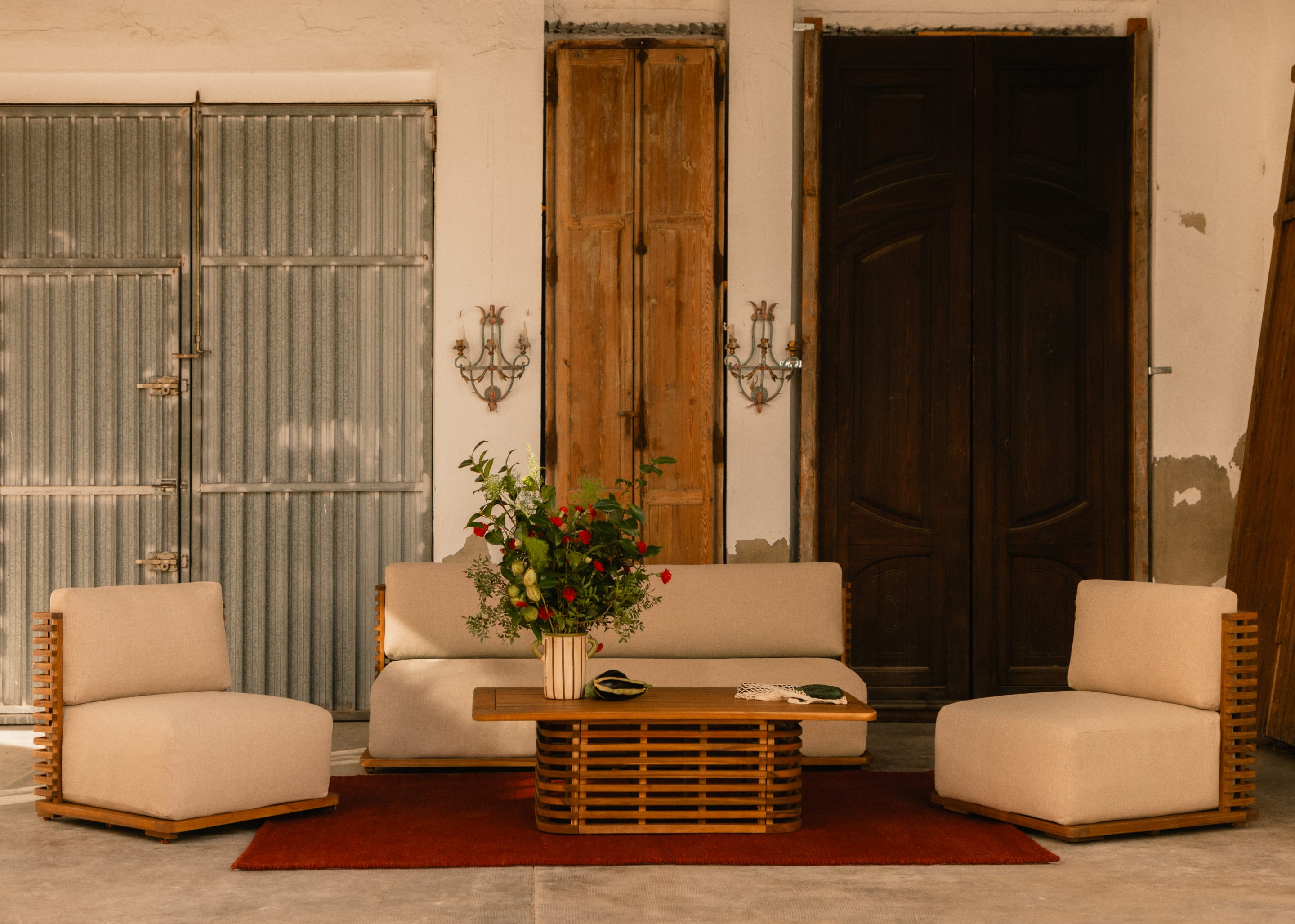 Gartenset mit 3-Sitzer-Sofa, 2 Sesseln und Couchtisch aus Akazienholz und Stoff Hazan