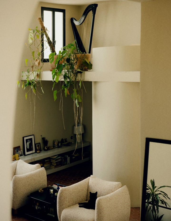 Valeria Sessel aus Holz und Stoff