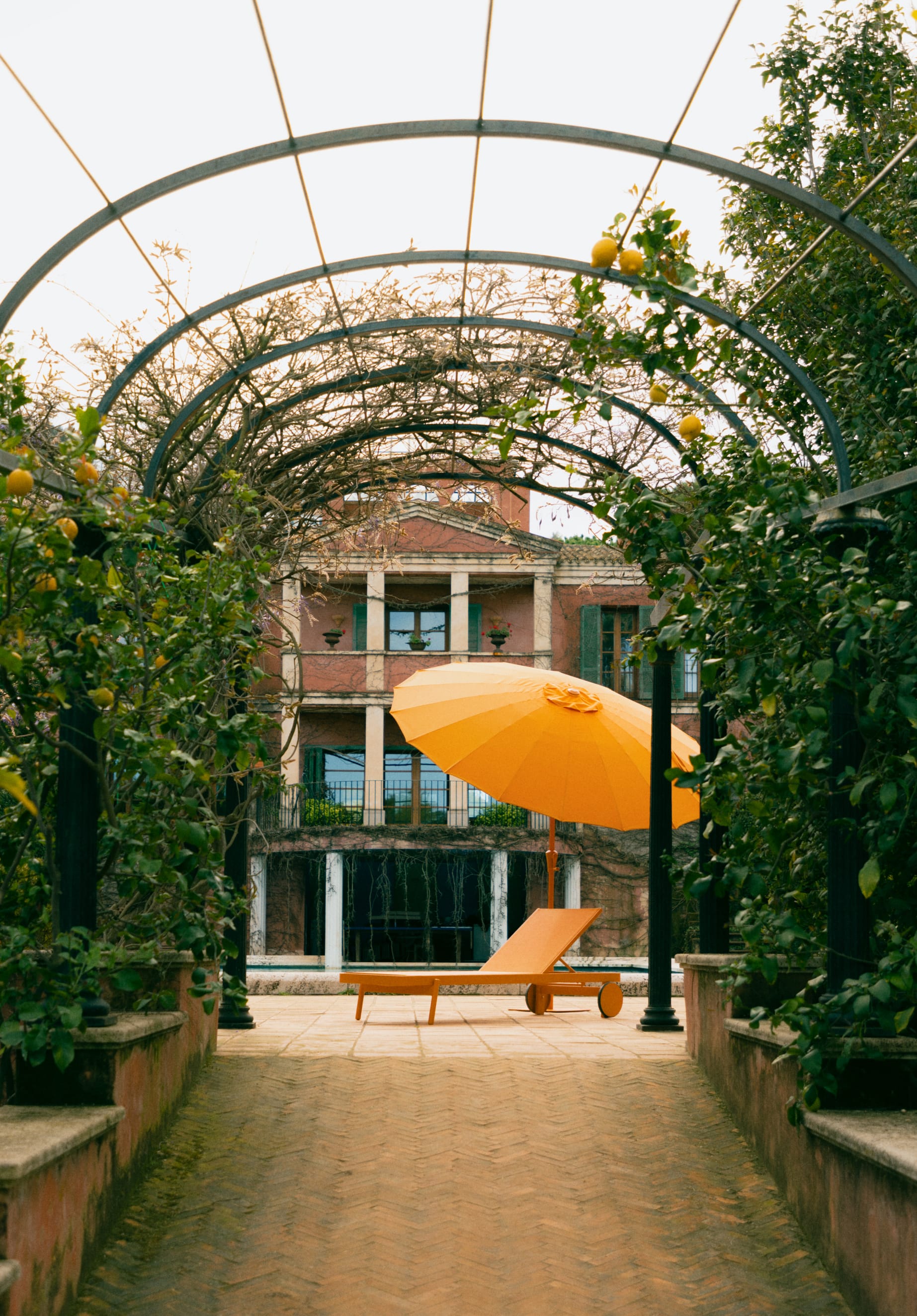 Pack Parasol de Jardin et Terrasse avec Pied de Parasol en Métal Somer
