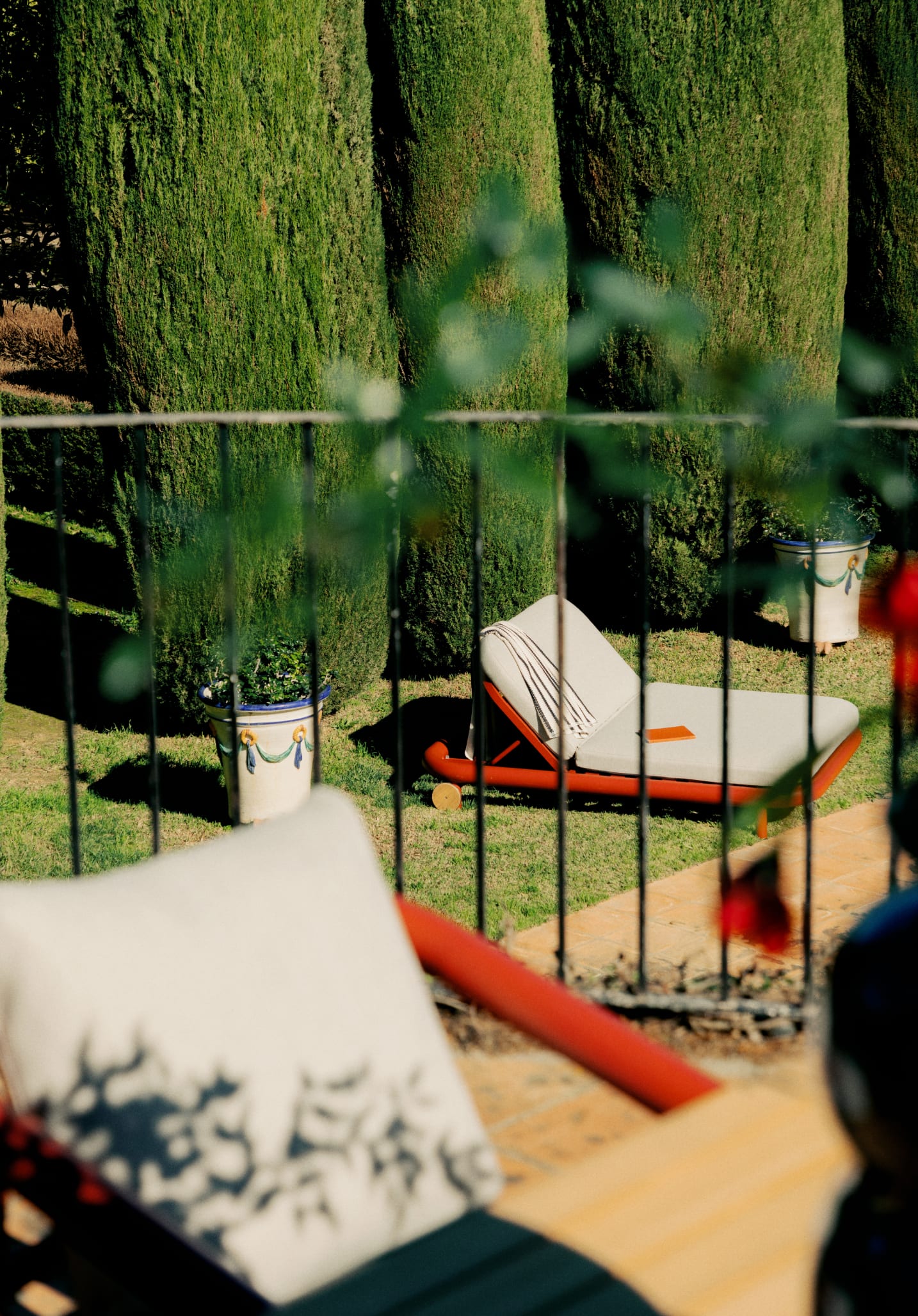 Doppelte Liege aus Aluminium mit Cheryl-Stoffkissen