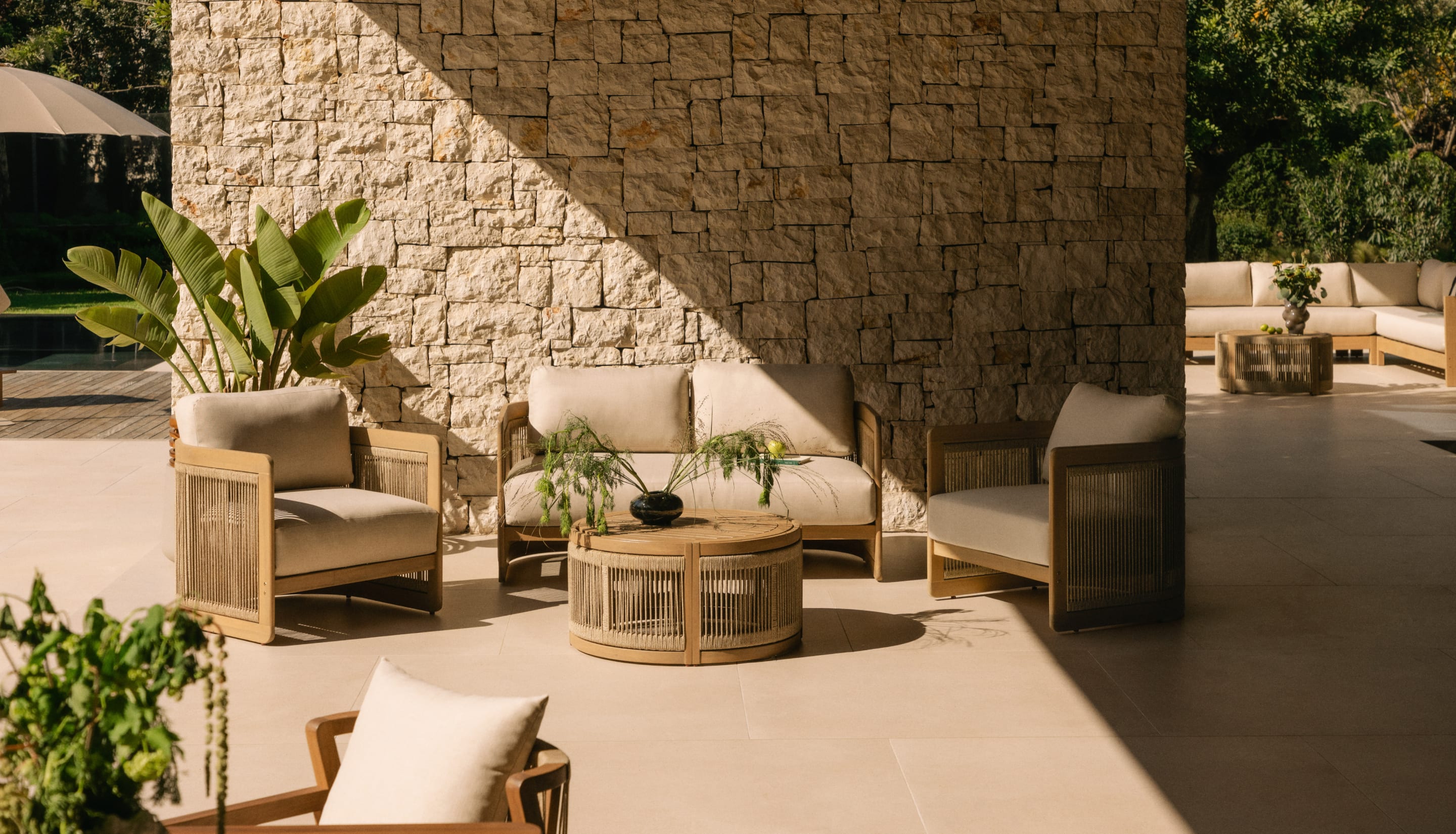 Set de Jardín con Sofá 2 Plazas, 2 Sillones y Mesa de Centro de Madera de Acacia y Cuerda Mares