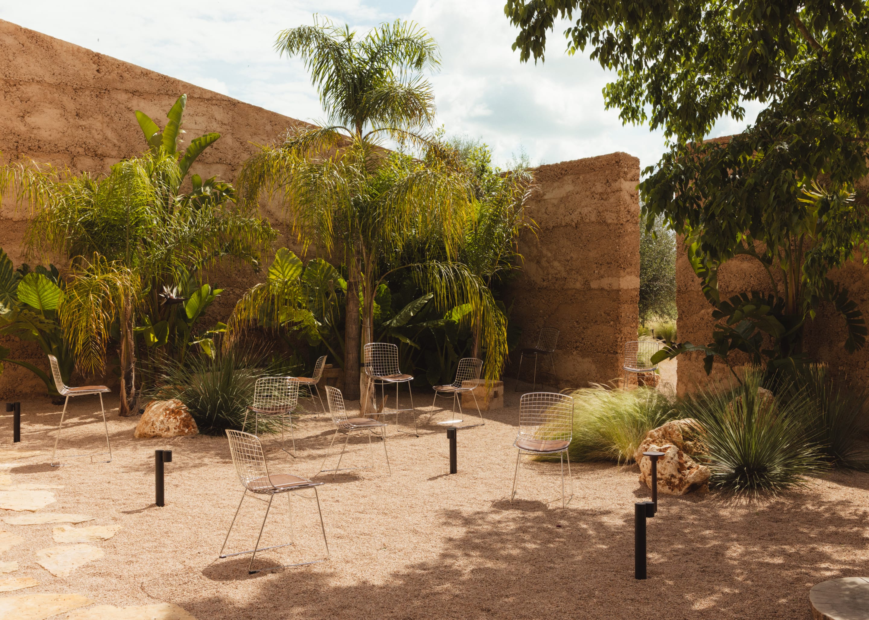 Metall-Esszimmerstuhl mit hoher Rückenlehne Aras 