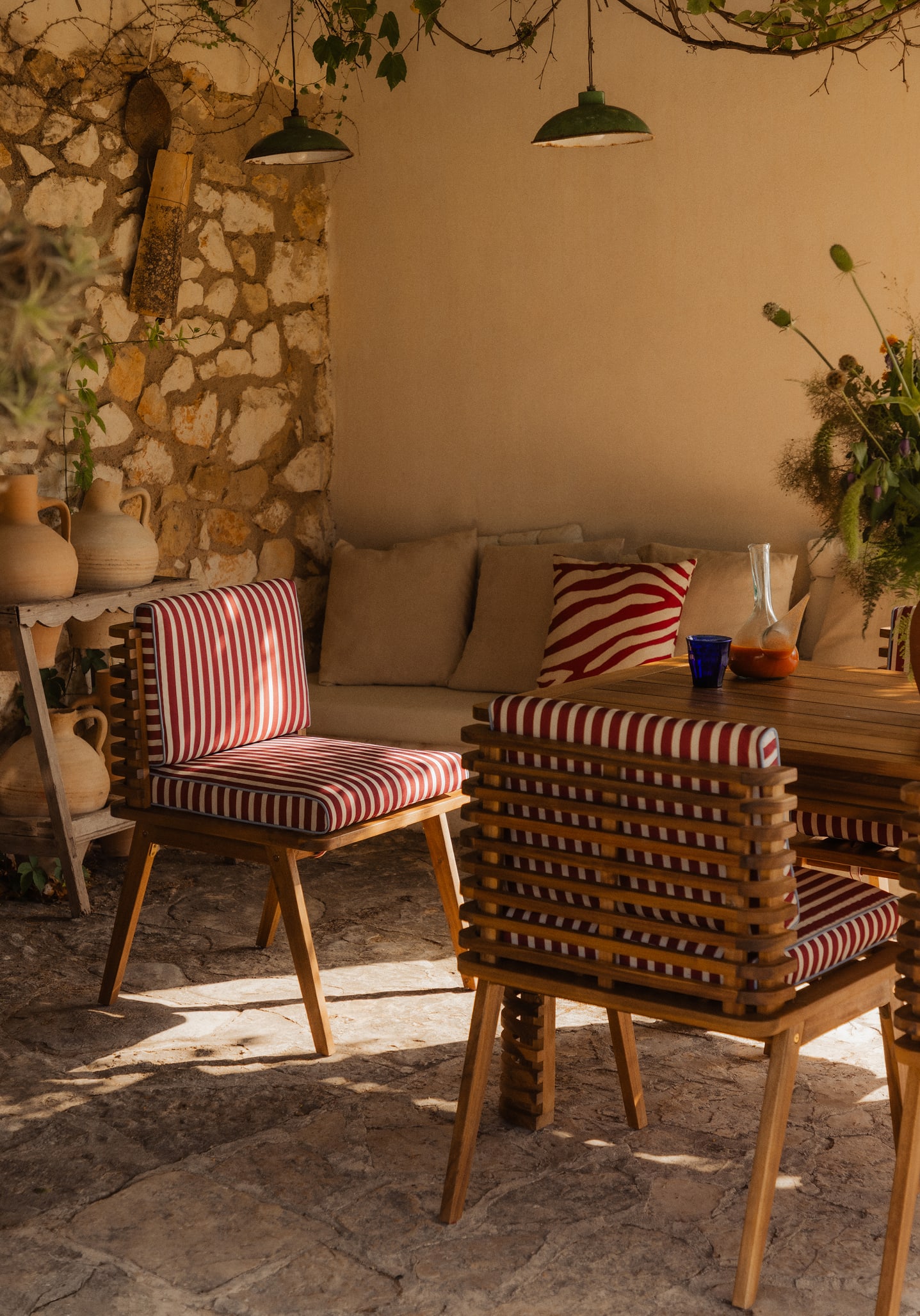 Hazan rechteckiges Tischset (180x90 cm) und 6 Stühle aus Akazienholz und Outdoor-Stoff