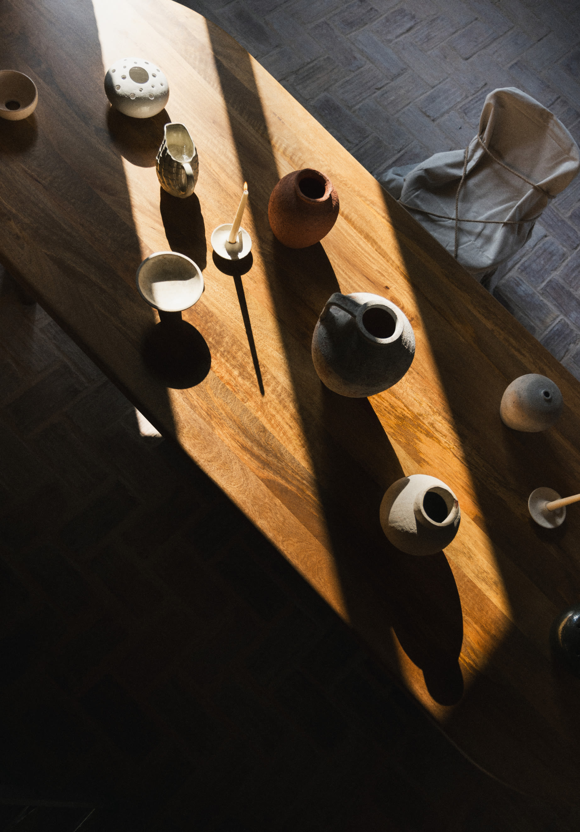 Ovaler Esstisch aus Mangoholz (300x110 cm) Leno 