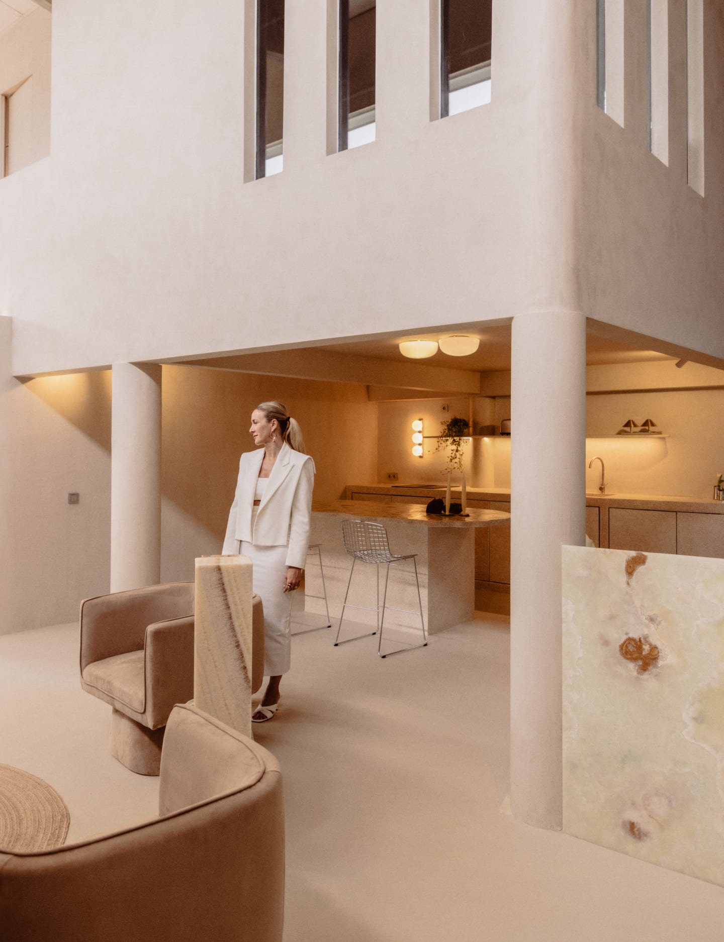 Banco Alto de Metal com Encosto Baixo (66 cm) Aras