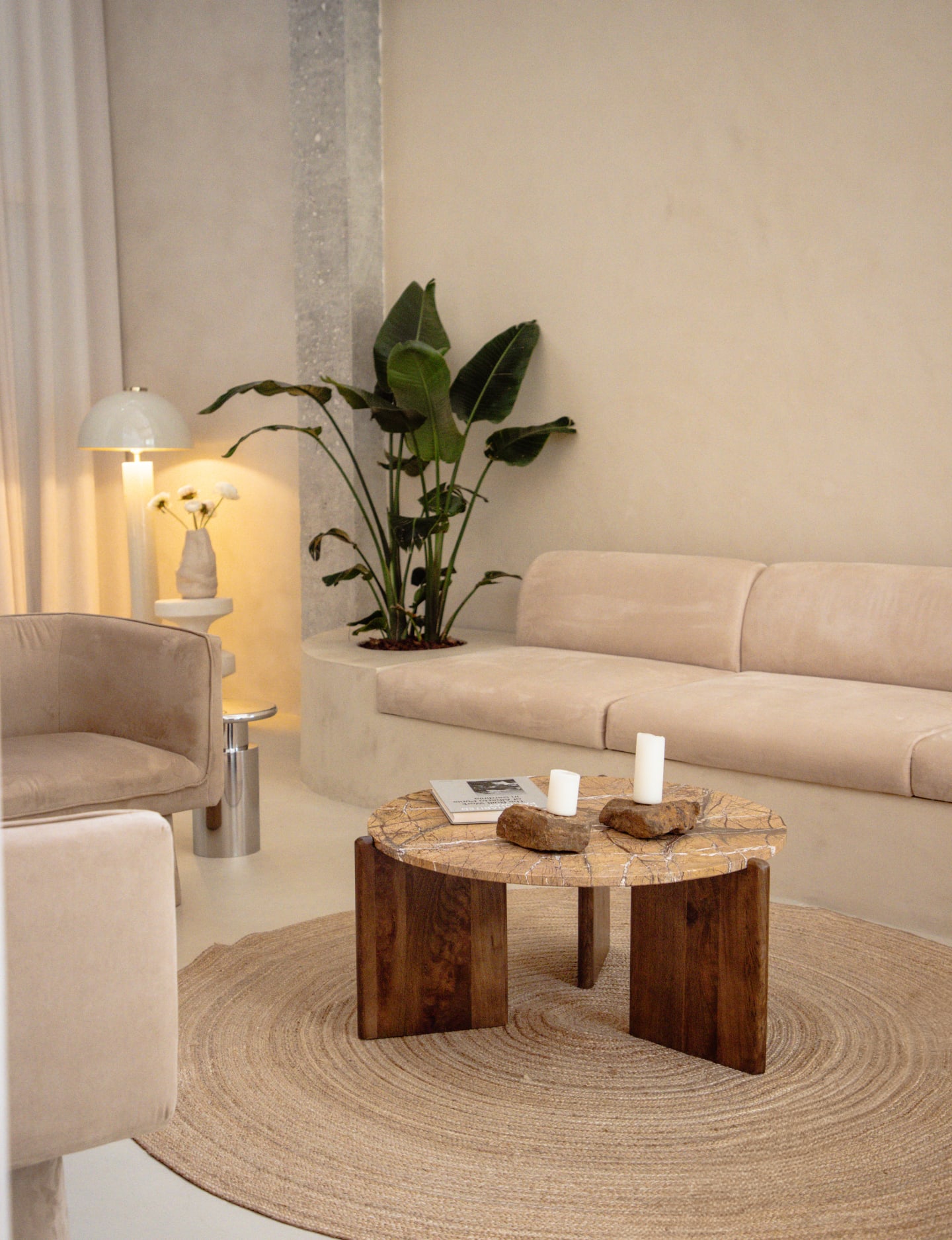 Mesa de Centro Redonda em Madeira de Mangueira e Mármore (Ø86 cm) Crecia