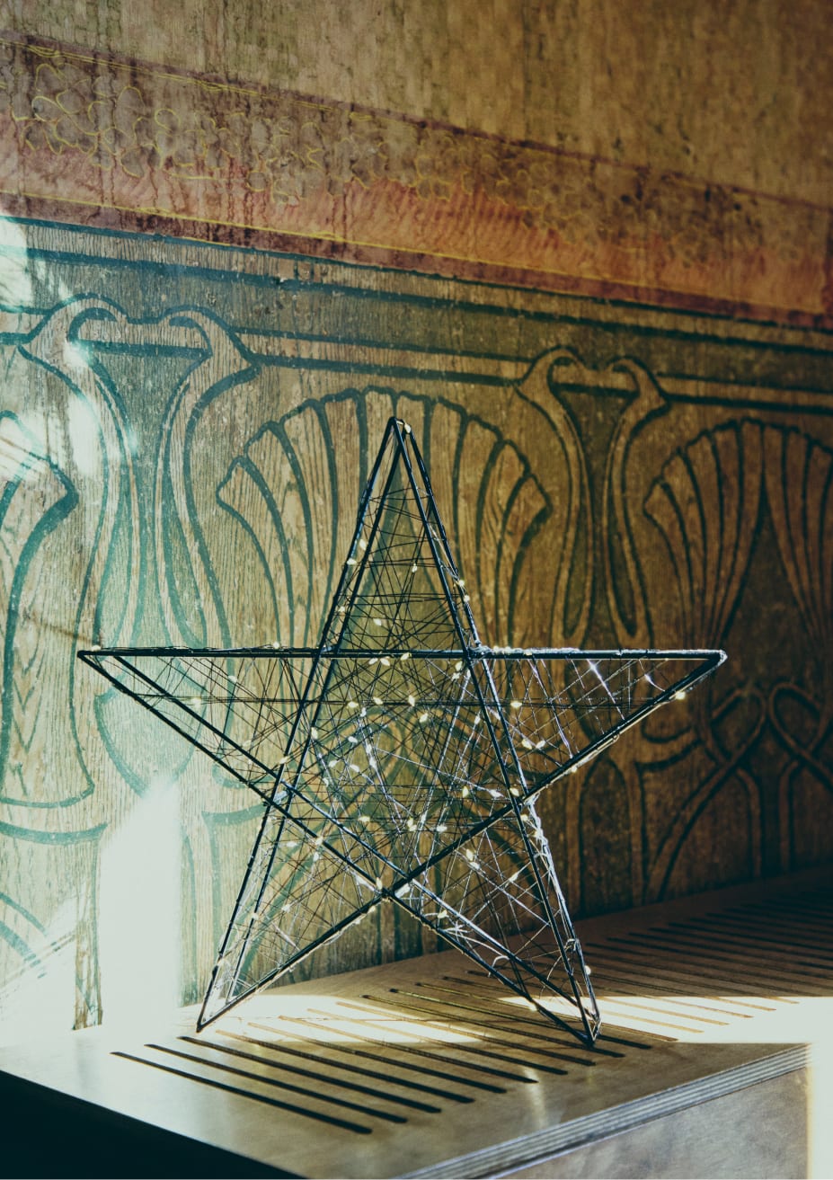 Decorative Figure with LED Metal Lights Adak