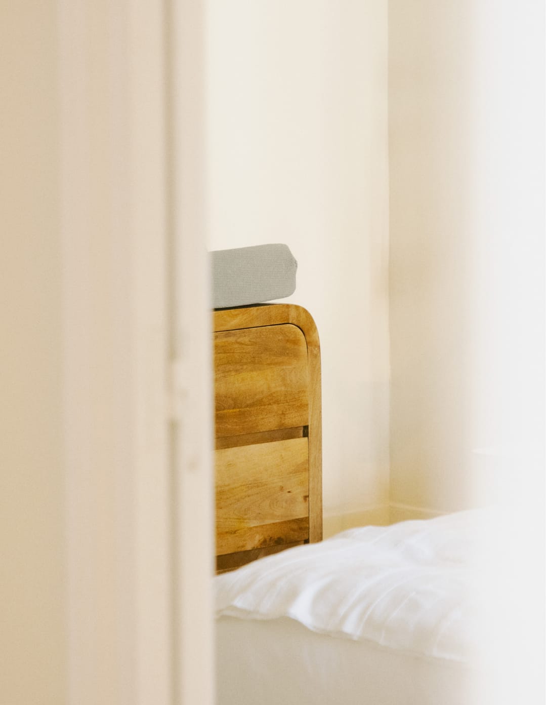 Cómoda Cajonera con 3 Cajones de Madera de Mango Vanile 