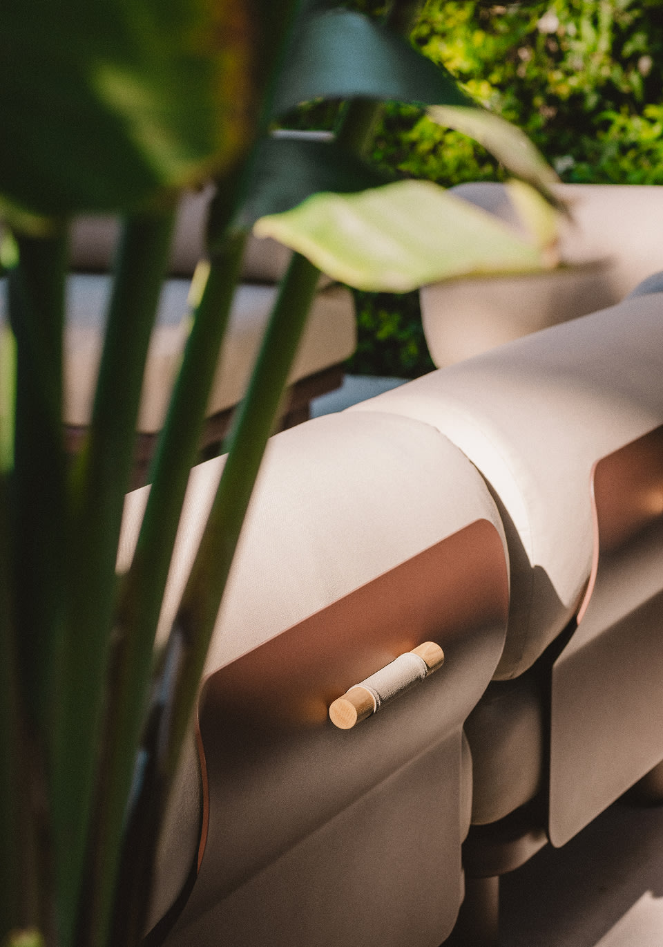 Conjunto de Jardín con 3 Módulo Central, 2 Módulo Esquinero y Mesa de Centro de Aluminio y Tela Lantana