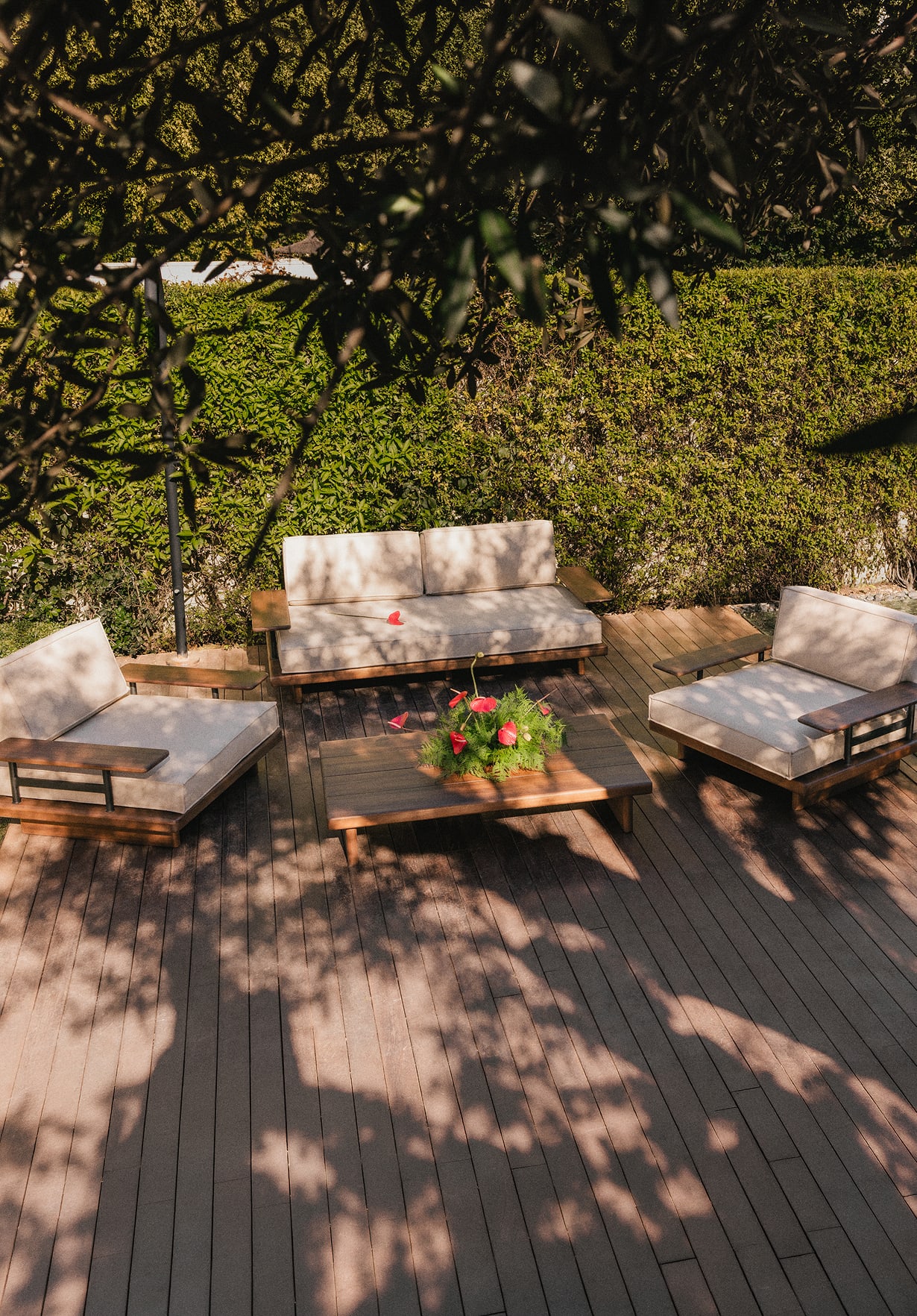 Set de Jardín con Sofá 2 Plazas, 2 Sillones y Mesa de Centro de Madera de Acacia y Metal Ayanis