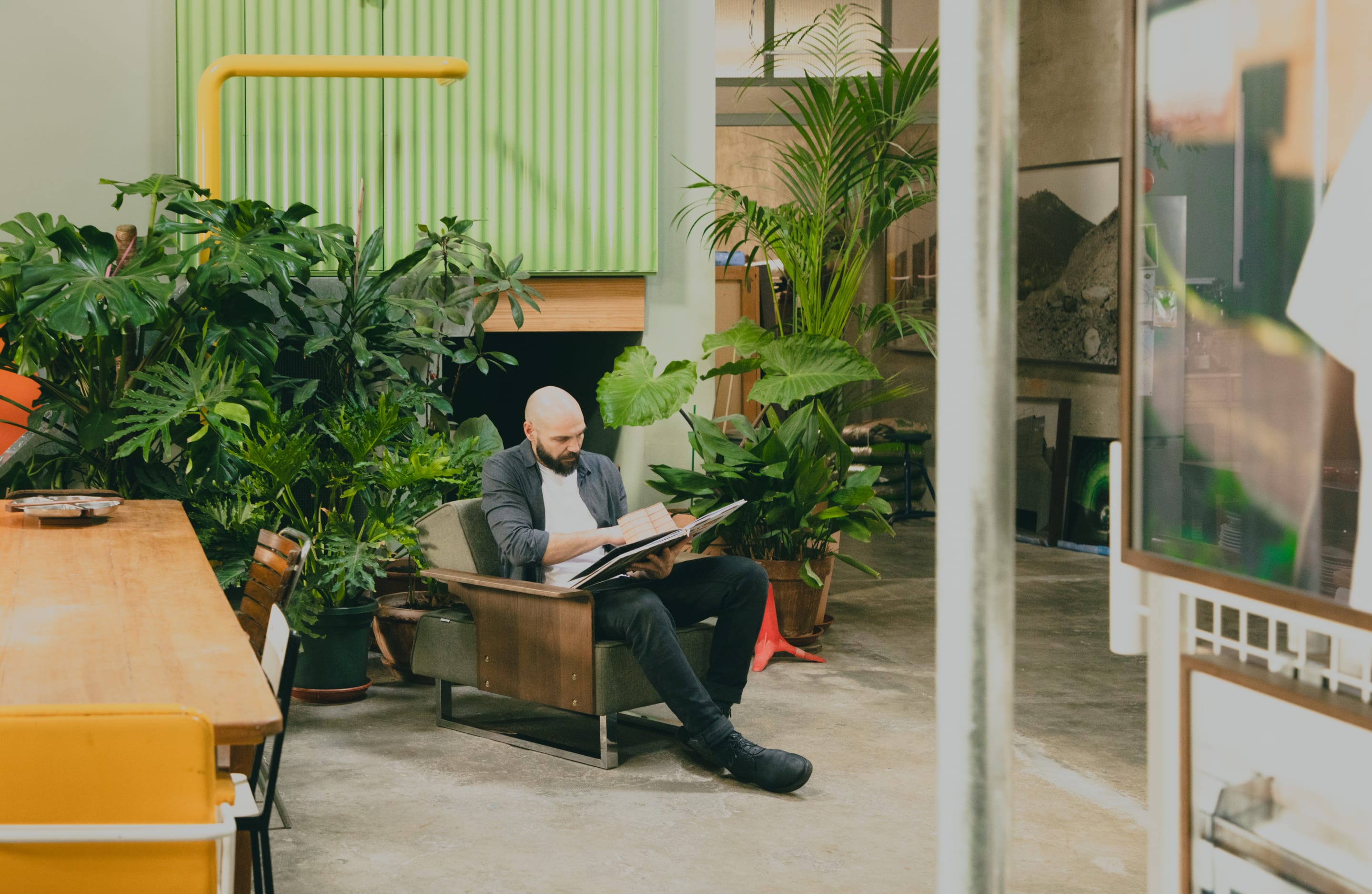 Sillón Reclinable con Reposabrazos de Madera y Tela 70S