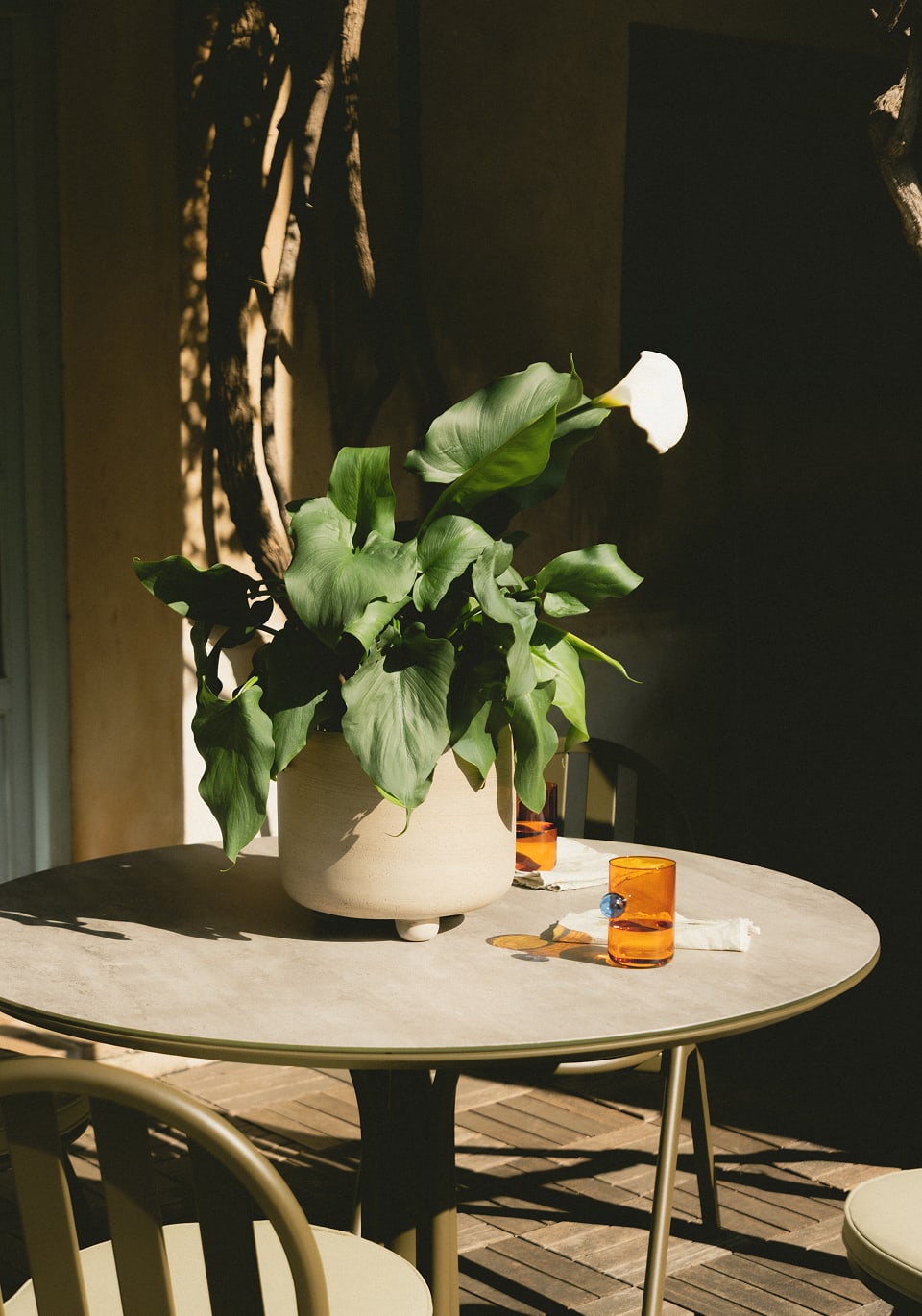 Macetero Redondo de Cemento Petunia