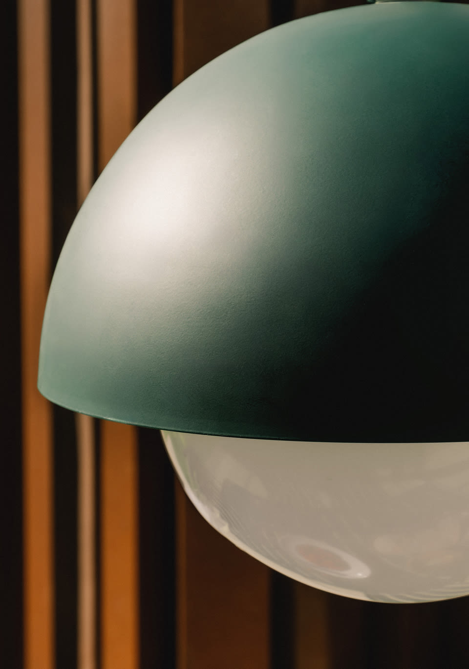 Stehlampe aus Metall und Marmor Vivier
