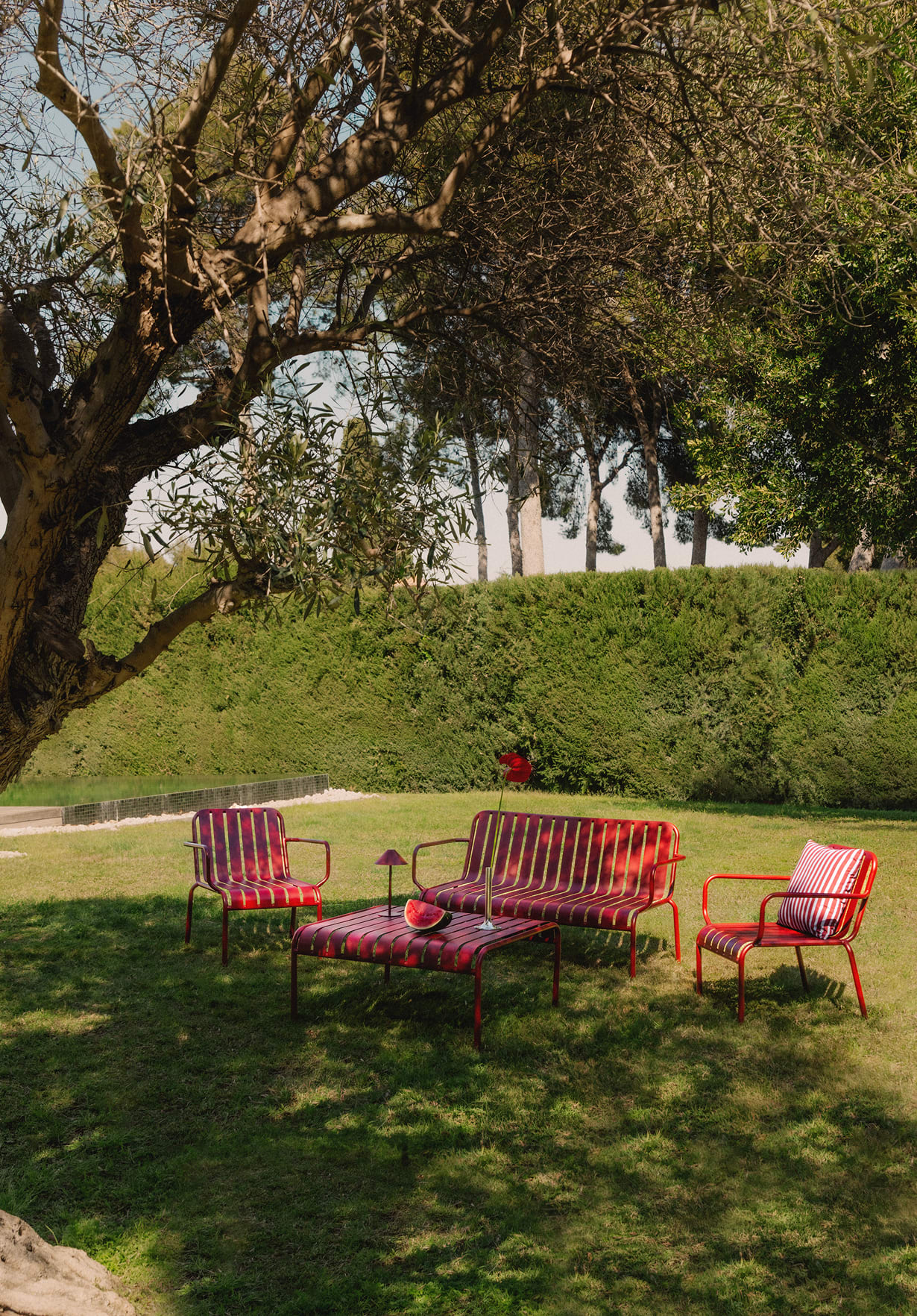 Gartenmöbel-Set mit 2-Sitzer-Sofa, 2 Sesseln und Couchtisch aus Metall Tavo