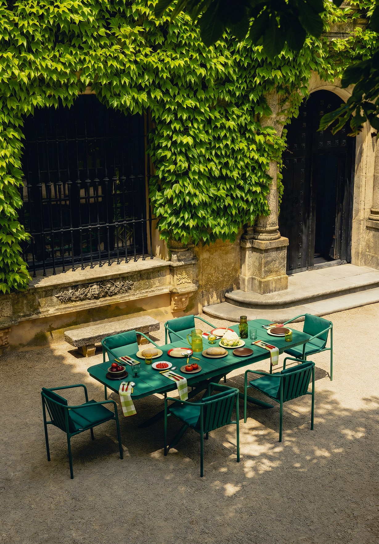 Set de Mesa Extensible Rectangular (180-240x90 cm) Kelsey y 6 Sillas con Reposabrazos de Aluminio Vinke de Exterior