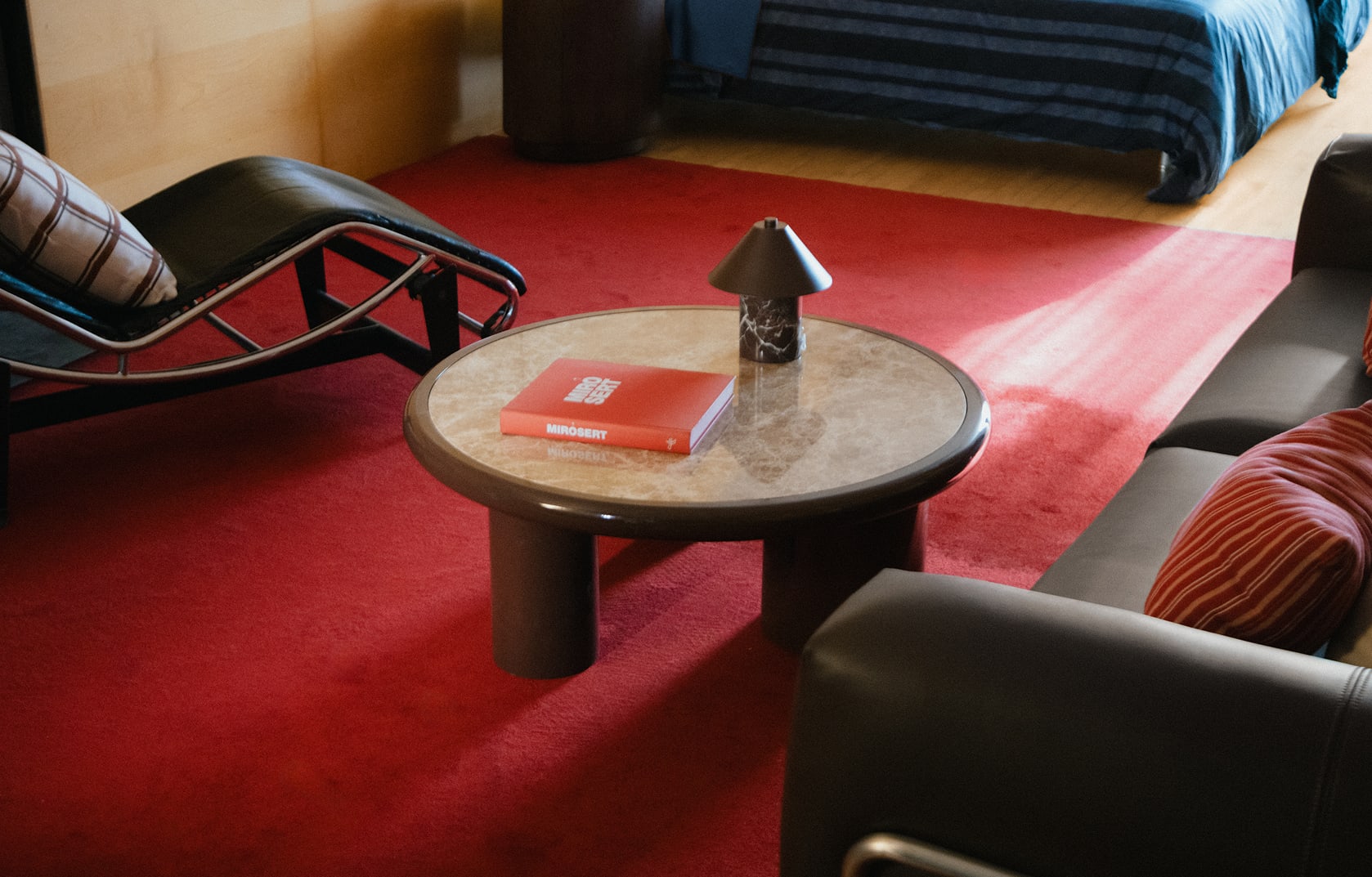Mesa de centro redonda Ø90 cm de mármol y madera Hellie