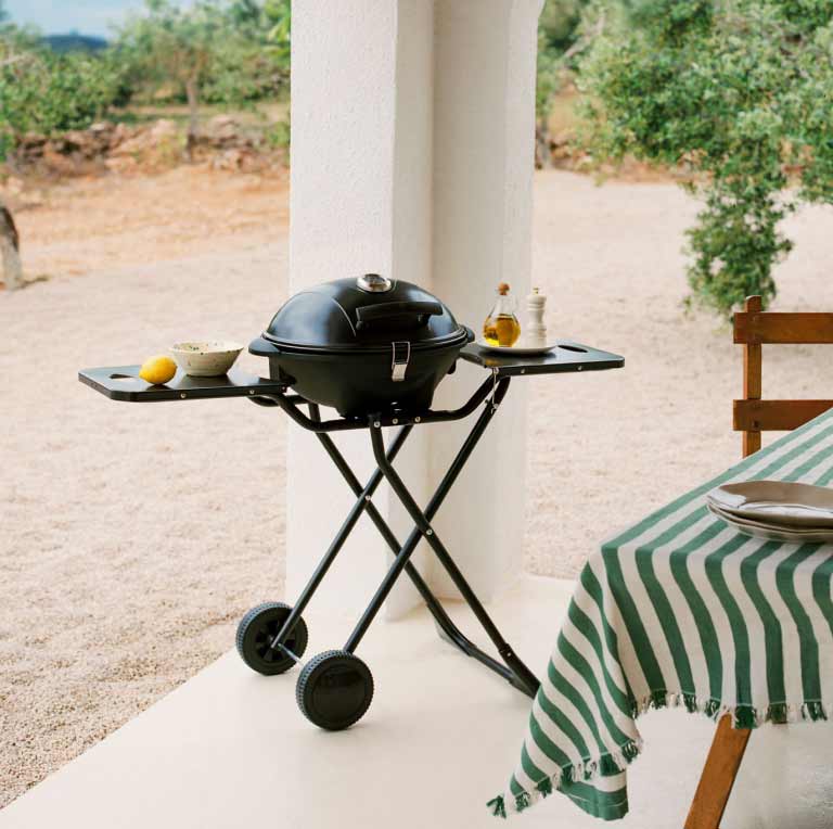 BBQ SURFACE 2 IN 1 - Barbecue électrique pliante pour mettre sur la table ou avec des pieds