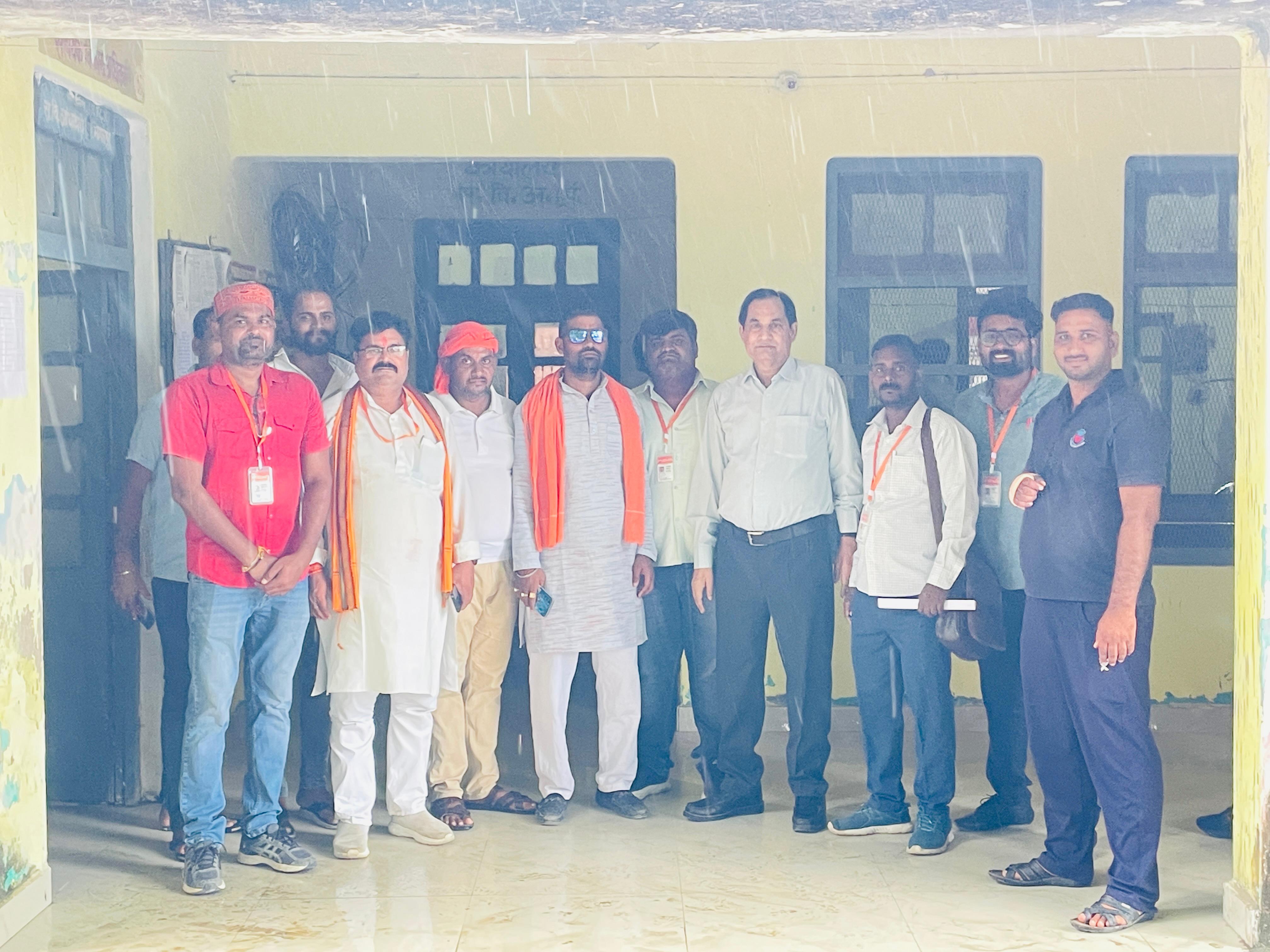 भागलपुर ब्लॉक मुख्यालय पर युवा जोश फाउंडेशन का विरोध प्रदर्शन