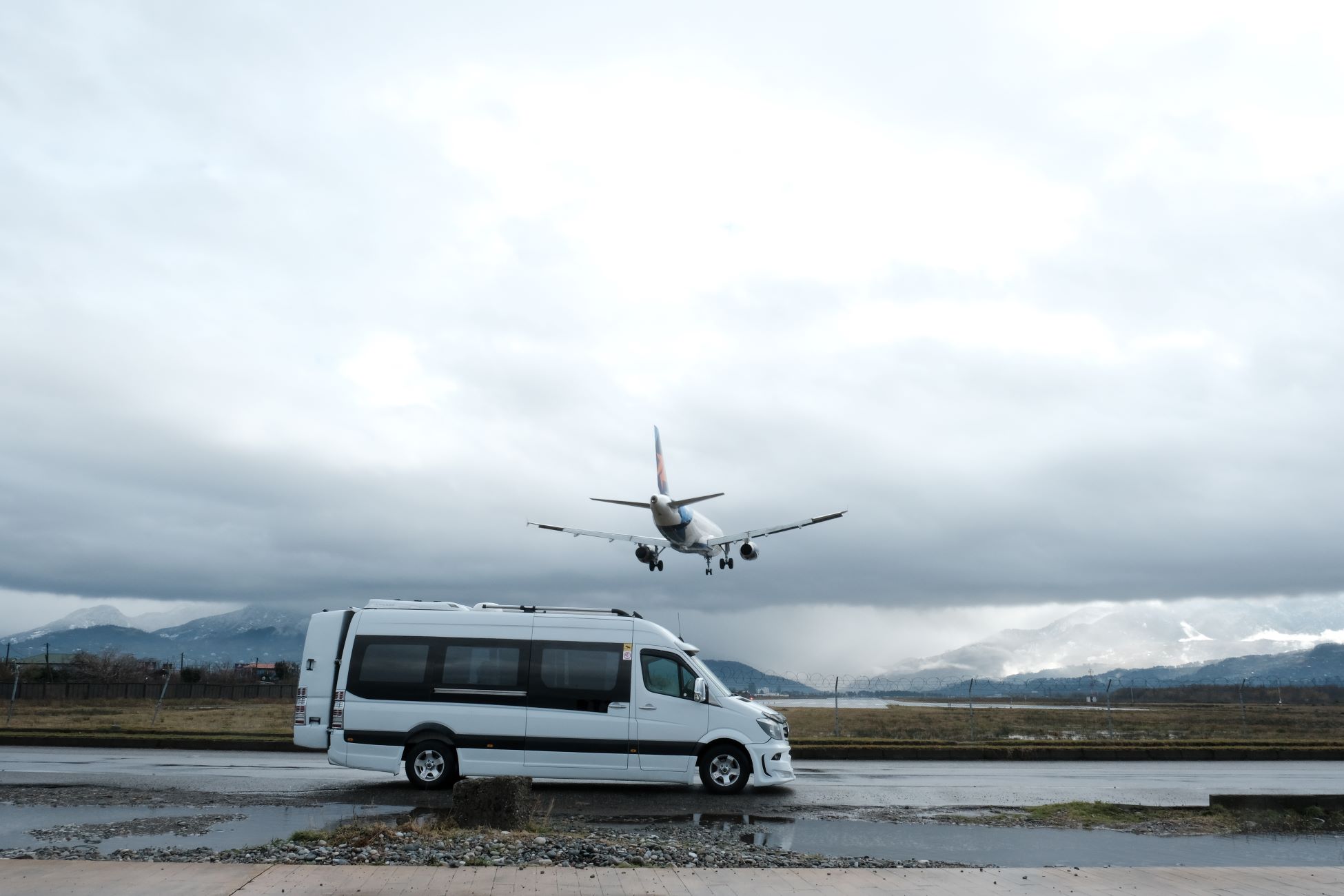 Mercedes-Benz Sprinter 17 PAX - PinGeorgia.ge