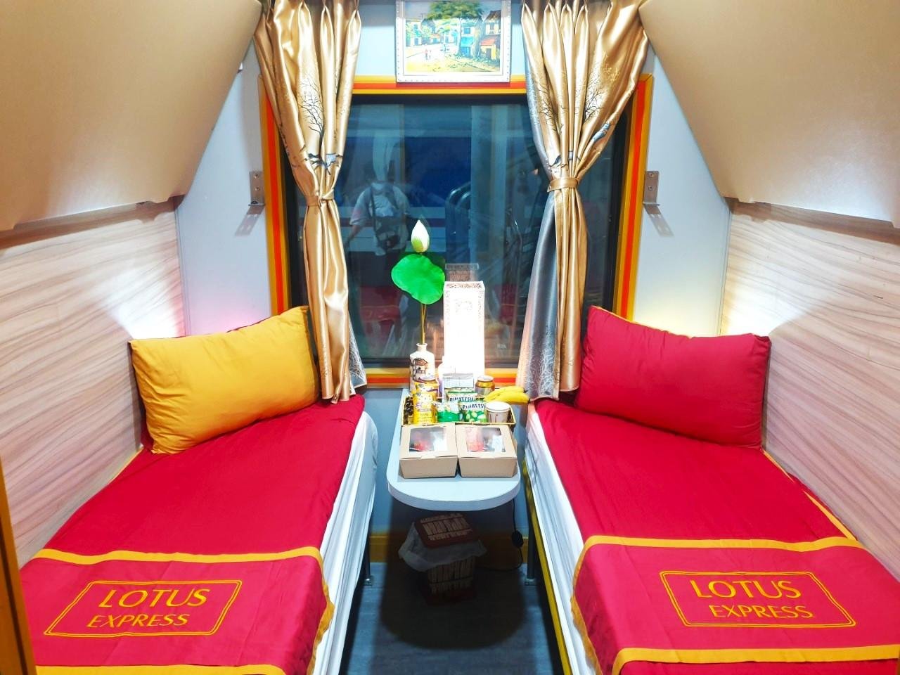 Lotus Train: Ninh Binh → Dong Hoi