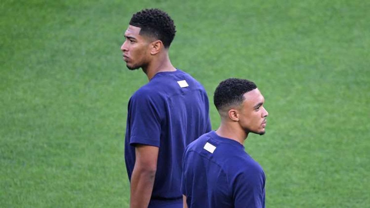 Wayne Rooney's Comments Spark Controversy Over Trent Alexander-Arnold's England Omission and Alleged Clique Issue