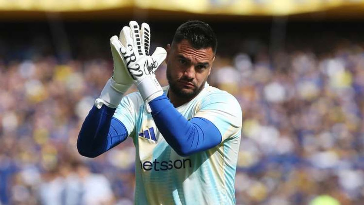Ex-Man United goalkeeper Sergio Romero retires due to 'family reasons'