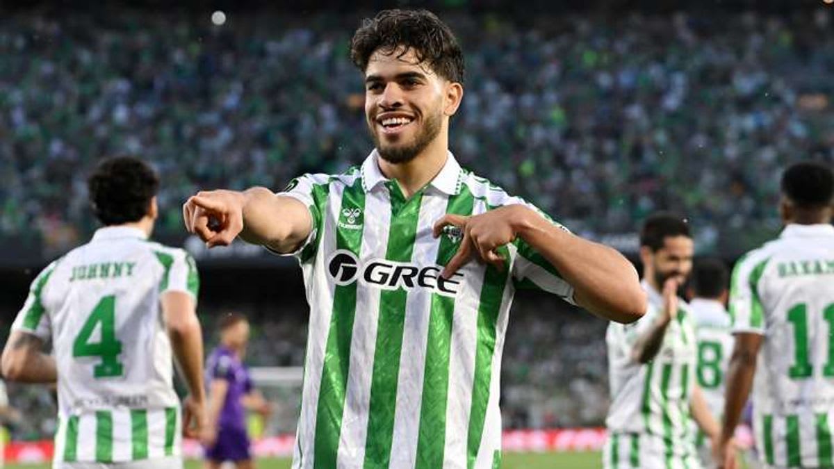 Premier League Clubs Eye Real Betis Winger Abde Ezzalzouli with Barcelona Waiting for Windfall