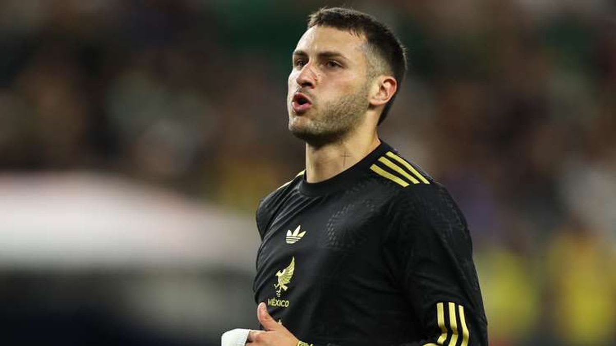 Chasing the Dream: Santiago Giménez's Quest for World Cup Glory