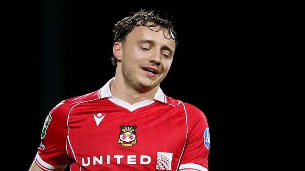Wrexham's Never-Say-Die Attitude Shines Through: Rathbone's Heroic Equaliser Earns 2-2 draw Against Watford