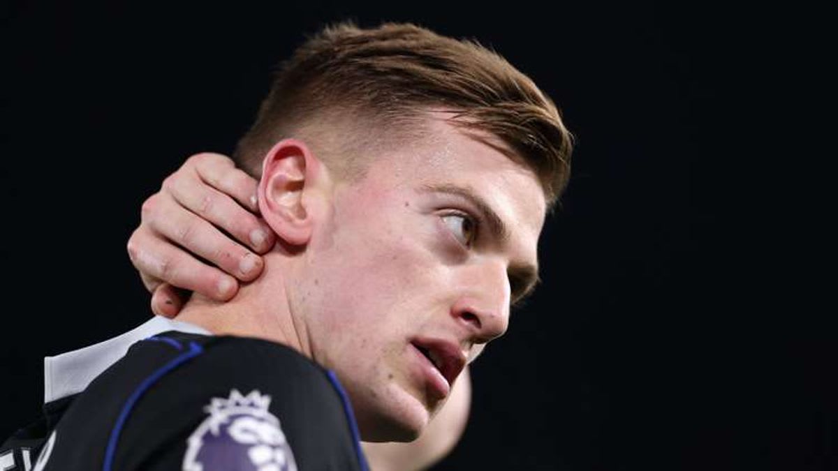 Chelsea receive massive Liam Delap boost as striker set to make swift recovery from shoulder injury