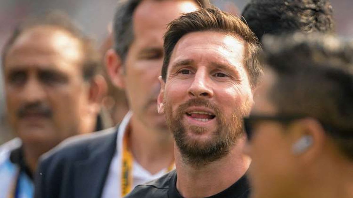 Lionel Messi's Indian Tour: A Rollercoaster Ride Among Fans