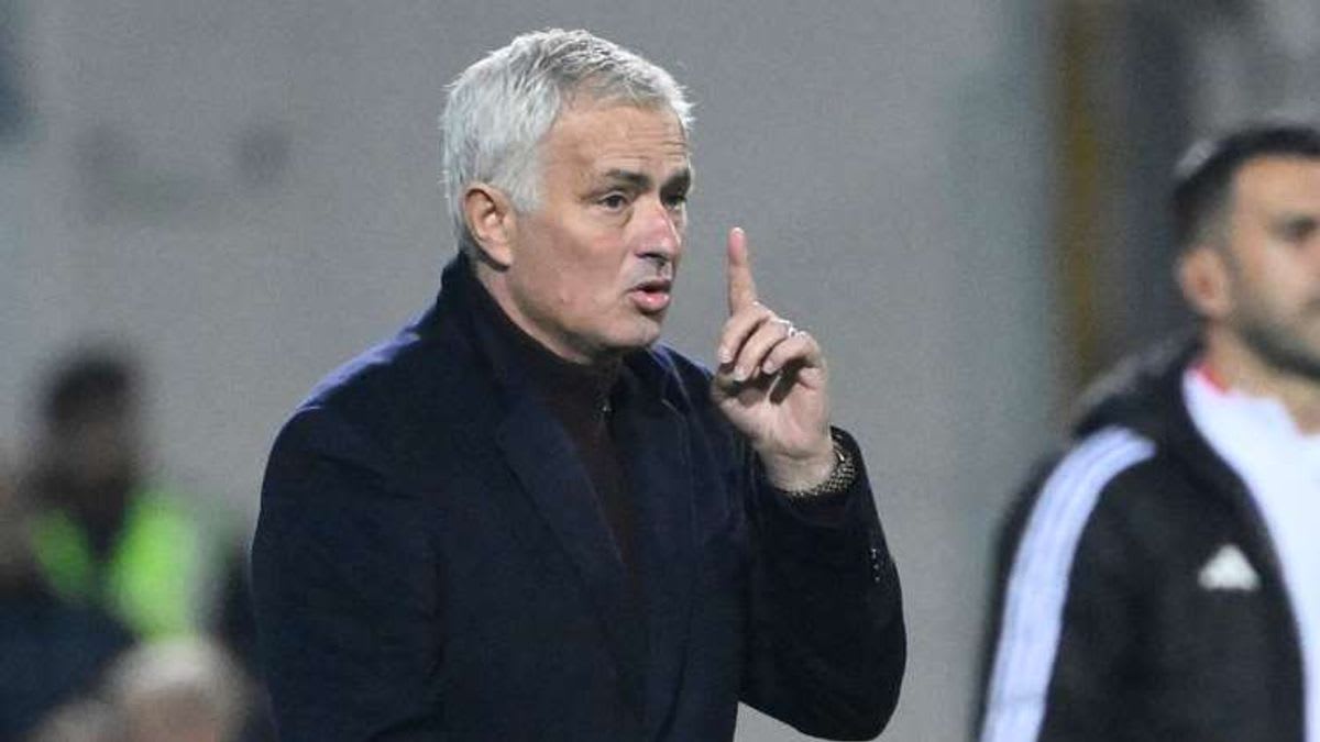 'I'm known for winning titles, not saying stupid things' - Jose Mourinho hits back at 'mind games' reputation as Benfica coach explains press conference approach