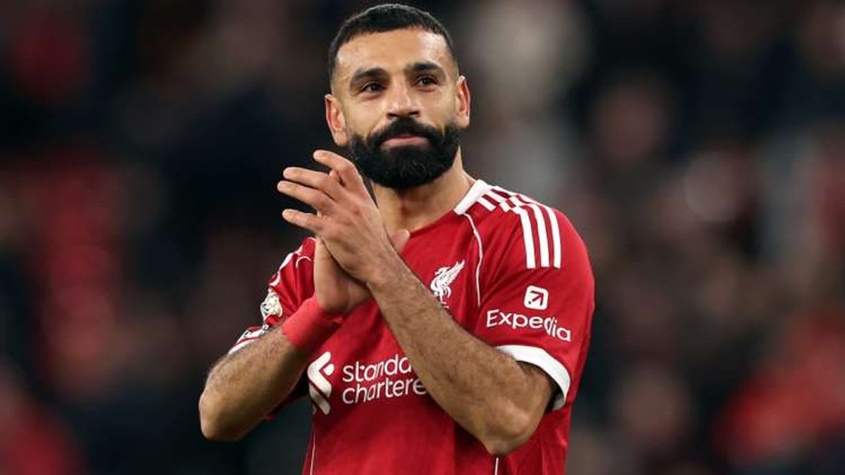 Arne Slot's Insight on Restoring Mo Salah to Liverpool Squad: A Tactical Move