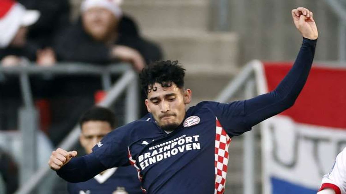 USMNT star Ricardo Pepi set to miss two months after suffering arm injury while scoring another goal for PSV
