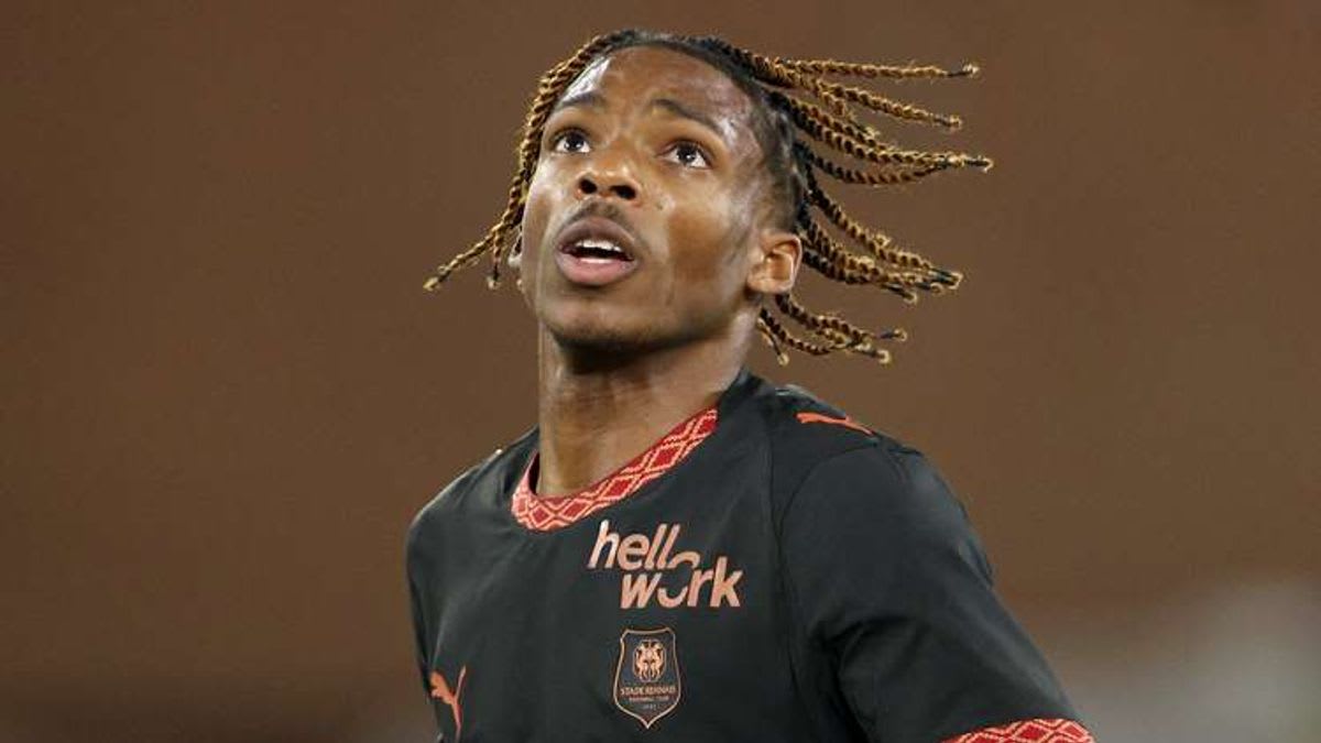 Liverpool New Signing Jeremy Jacquet Suffers Shoulder Injury, Impact on Reds' Defensive Plans