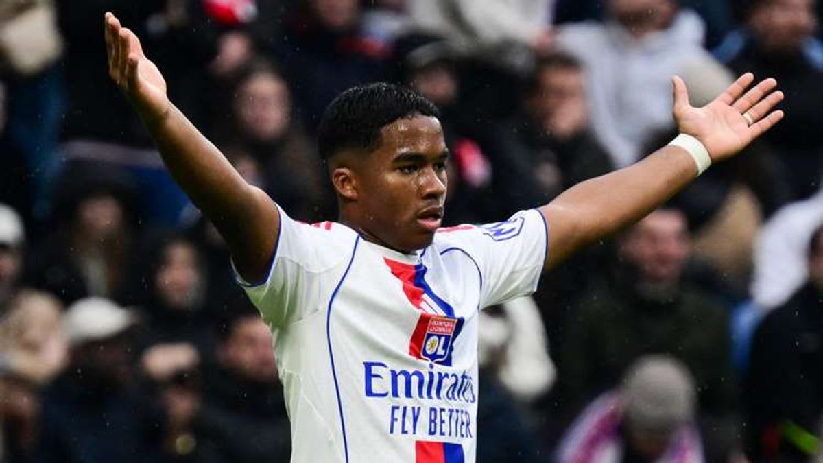 The Controversial Red Card: Lyon's Endrick in the Spotlight