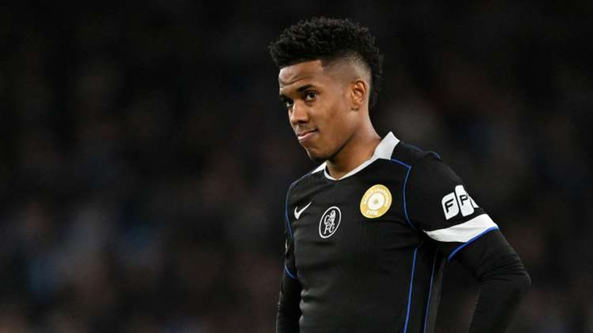 Supporting Players Through Adversity: Chelsea Boss Liam Rosenior's Compassionate Approach