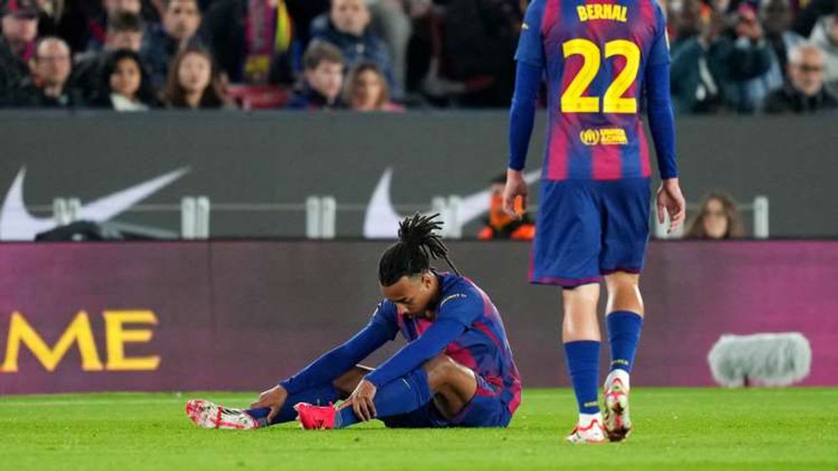 Barcelona’s Defensive Woes Deepen as Jules Kounde Suffers Injury Blow vs Atletico Madrid in Crucial La Liga Fixture