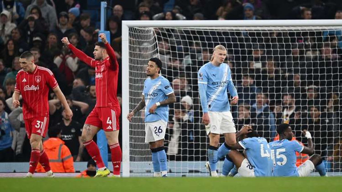 The Epic Celebration: Arsenal Fans Erupt at Brighton After Man City Stumbles - A Turning Point in the Premier League Title Race