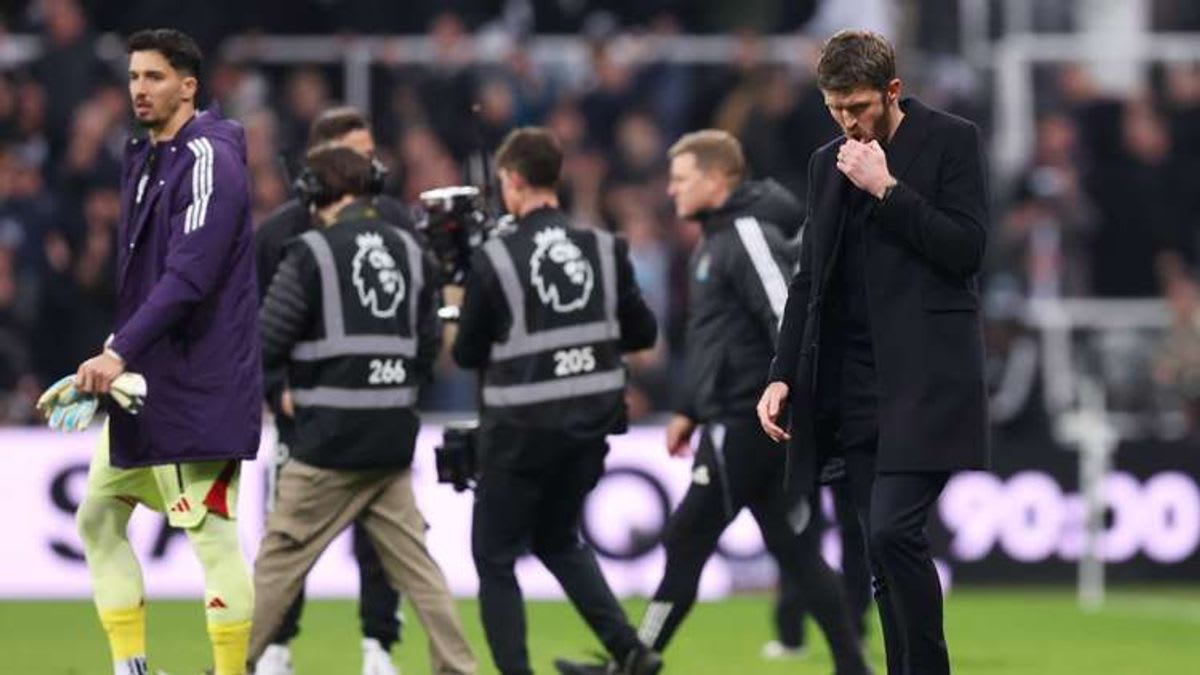 VIDEO: Furious Michael Carrick didn't speak to a SINGLE Man Utd player at full-time of Newcastle loss as he claps fans before storming down tunnel