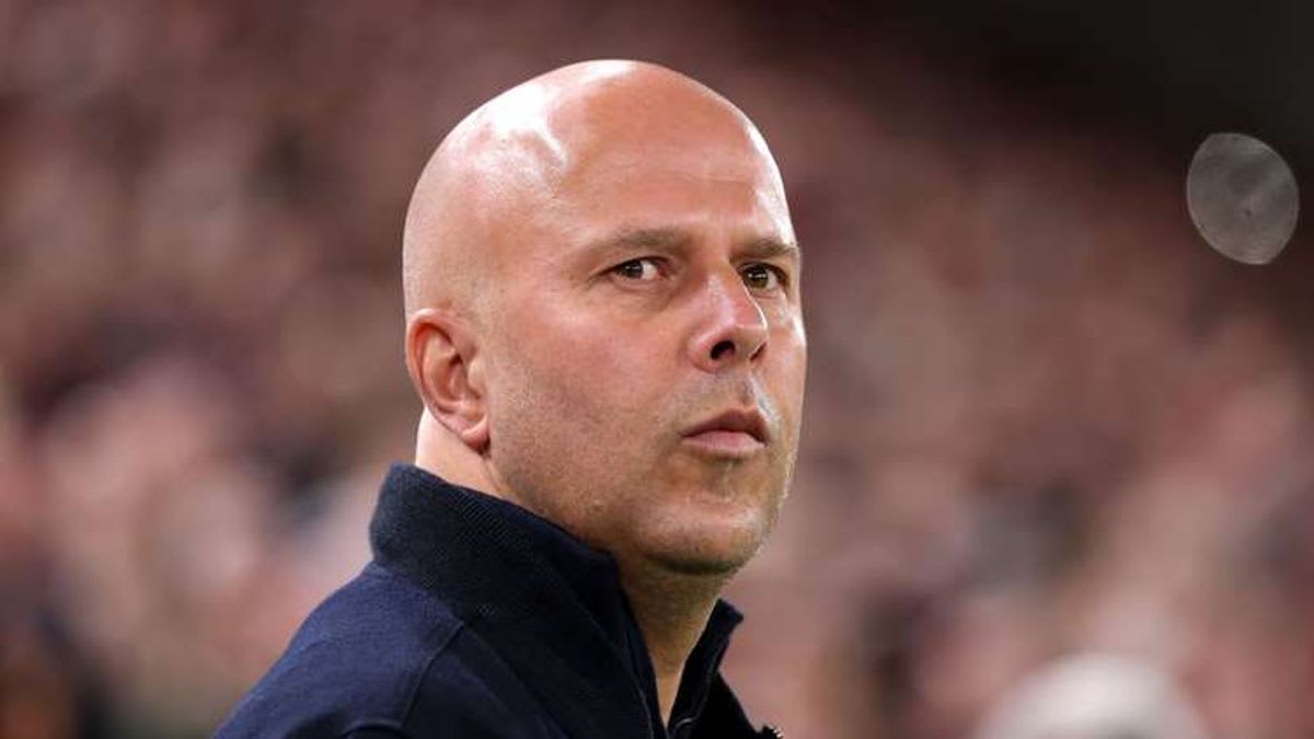 Peter Crouch: How Arne Slot can become one of Liverpool's greatest EVER managers before end of season