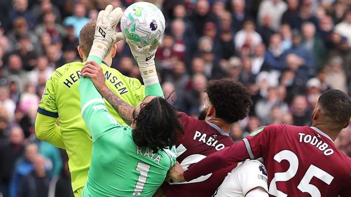 Manchester City Manager Pep Guardiola's Response to Controversial VAR Decision