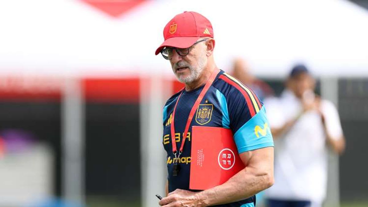 Julian Alvarez: The Perfect Fit for Spain According to Coach Luis de la Fuente