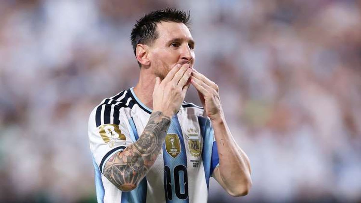 Lionel Messi - A Cut Above the Rest: Zlatan Ibrahimovic's Remarkable Acknowledgement