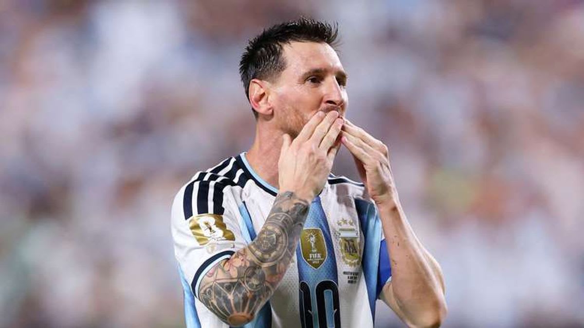 Lionel Messi's Humility Shines Through: A Recap of His Spectacular Hat-Trick at the World Cup
