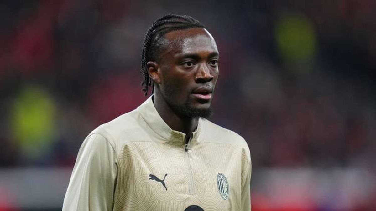 Roma | Transfers | Serie A | AC Milan | T. Abraham - Tammy Abraham's Uncertain Future: AC Milan Rejection and Roma's Reluctance