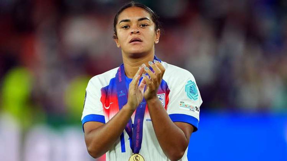  - Explained: Why Jess Carter is Absent from Lionesses Euro 2025 Trophy Parade in London