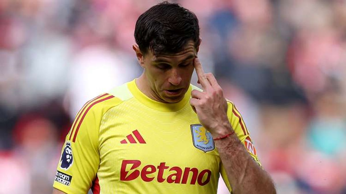 Emiliano Martinez's Deadline Day Disappointment: Aston Villa Star Left Waiting